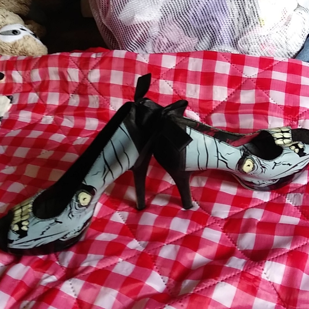 Zombie high heels